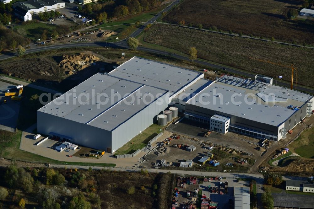 Hoppegarten from the bird's eye view: View of the new construction of the Europazentrale Clinton in Hoppegarten in the state of Brandenburg