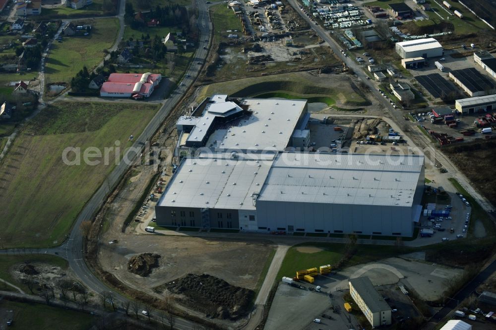 Hoppegarten from the bird's eye view: View of the new construction of the Europazentrale Clinton in Hoppegarten in the state of Brandenburg