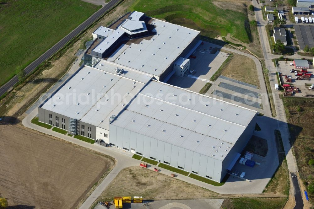 Hoppegarten from the bird's eye view: View of the new construction of the Europazentrale Clinton in Hoppegarten in the state of Brandenburg