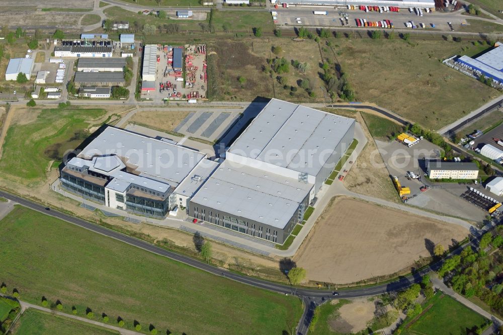 Hoppegarten from the bird's eye view: View of the new construction of the Europazentrale Clinton in Hoppegarten in the state of Brandenburg