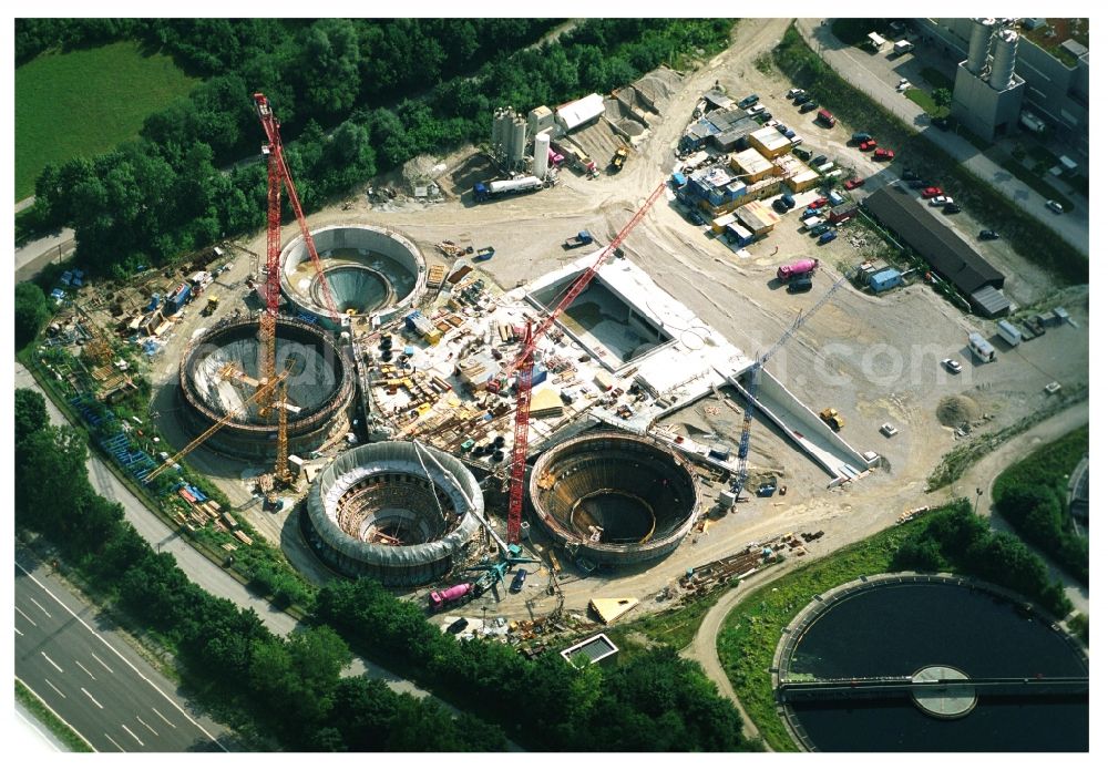 München from above - Construction site for the new building von Faulturm- Anlagen in Klaerwerk Gut Grosslappen of Stadtwerke Muenchen GmbH in the district Schwabing-Freimann in Munich in the state Bavaria, Germany