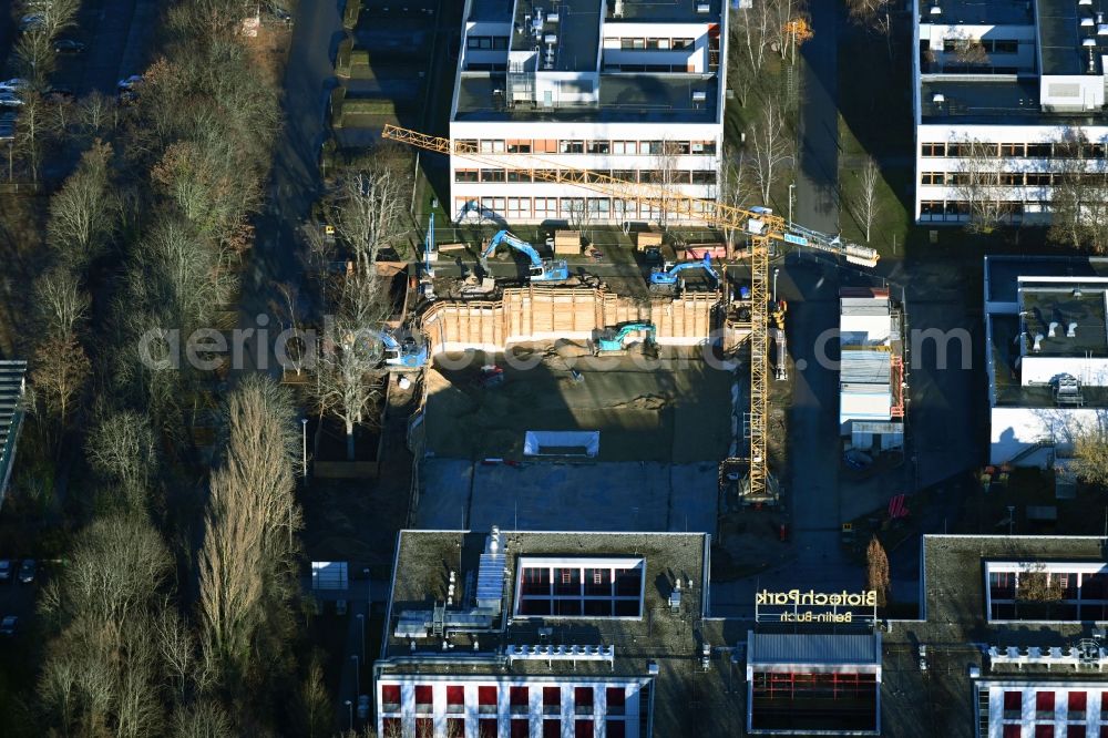 Aerial photograph Berlin - Construction site for the new building of a research building and office complex auf Biotech-Park in the district Buch in Berlin, Germany