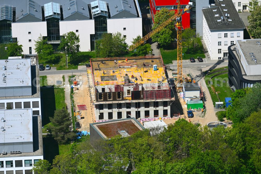 Aerial photograph Berlin - Construction site for the new building of a research building and office complex Imaging Innovation Center of Max Delbrueck Centers on street Robert-Roessle-Strasse in the district Buch in Berlin, Germany