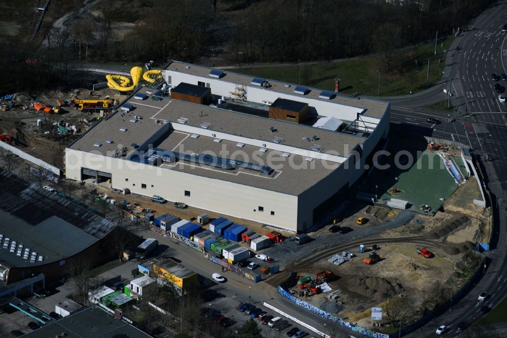 Potsdam from the bird's eye view: Construction site to build a new leisure pool with swimming pool in Potsdam in Brandenburg