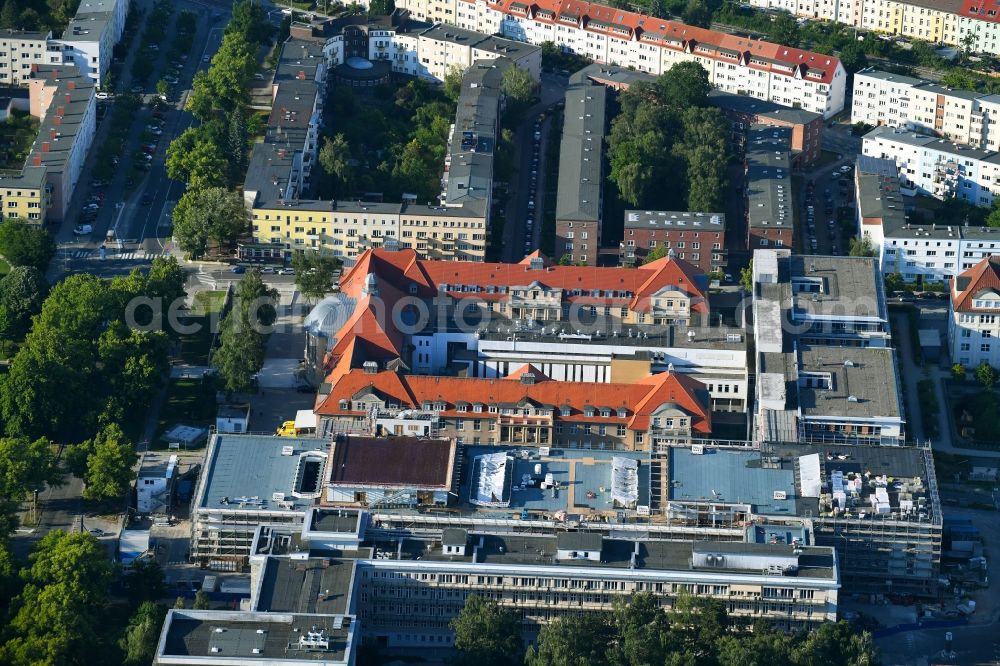 Aerial photograph Rostock - Construction site company Schaelerbau for the new building of a functional building at the Campus Schillingallee in the district Hansaviertel in Rostock in the state Mecklenburg - Western Pomerania