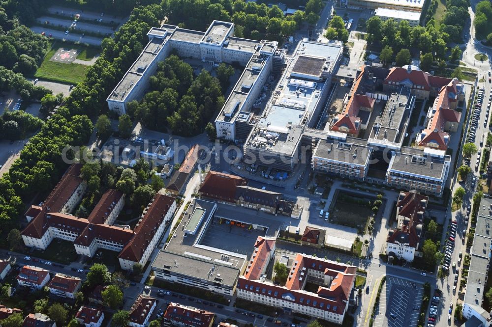 Rostock from the bird's eye view: Construction site company Schaelerbau for the new building of a functional building at the Campus Schillingallee in the district Hansaviertel in Rostock in the state Mecklenburg - Western Pomerania