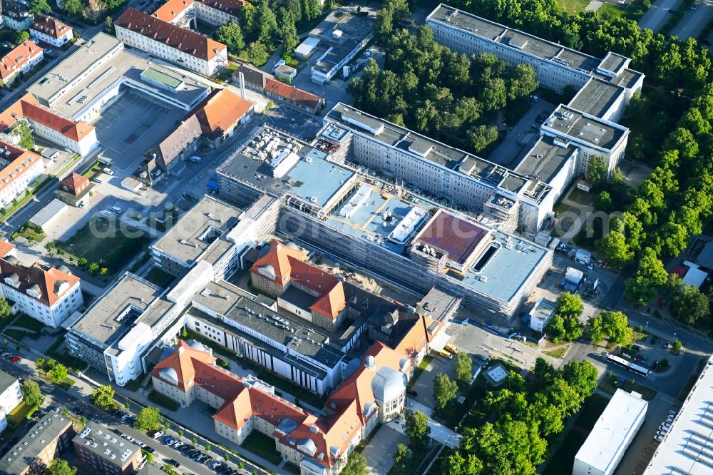 Rostock from the bird's eye view: Construction site company Schaelerbau for the new building of a functional building at the Campus Schillingallee in the district Hansaviertel in Rostock in the state Mecklenburg - Western Pomerania