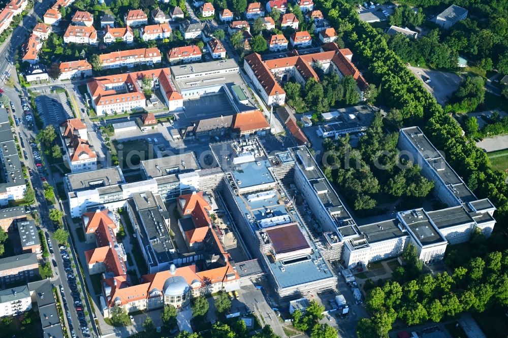 Aerial image Rostock - Construction site company Schaelerbau for the new building of a functional building at the Campus Schillingallee in the district Hansaviertel in Rostock in the state Mecklenburg - Western Pomerania