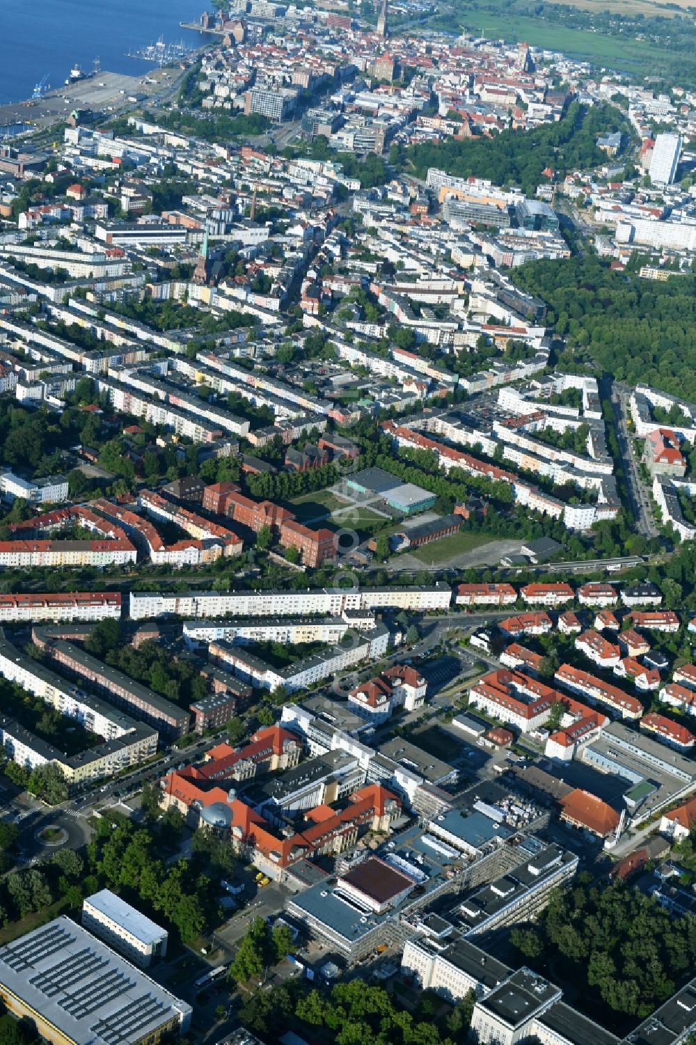 Aerial photograph Rostock - Construction site company Schaelerbau for the new building of a functional building at the Campus Schillingallee in the district Hansaviertel in Rostock in the state Mecklenburg - Western Pomerania