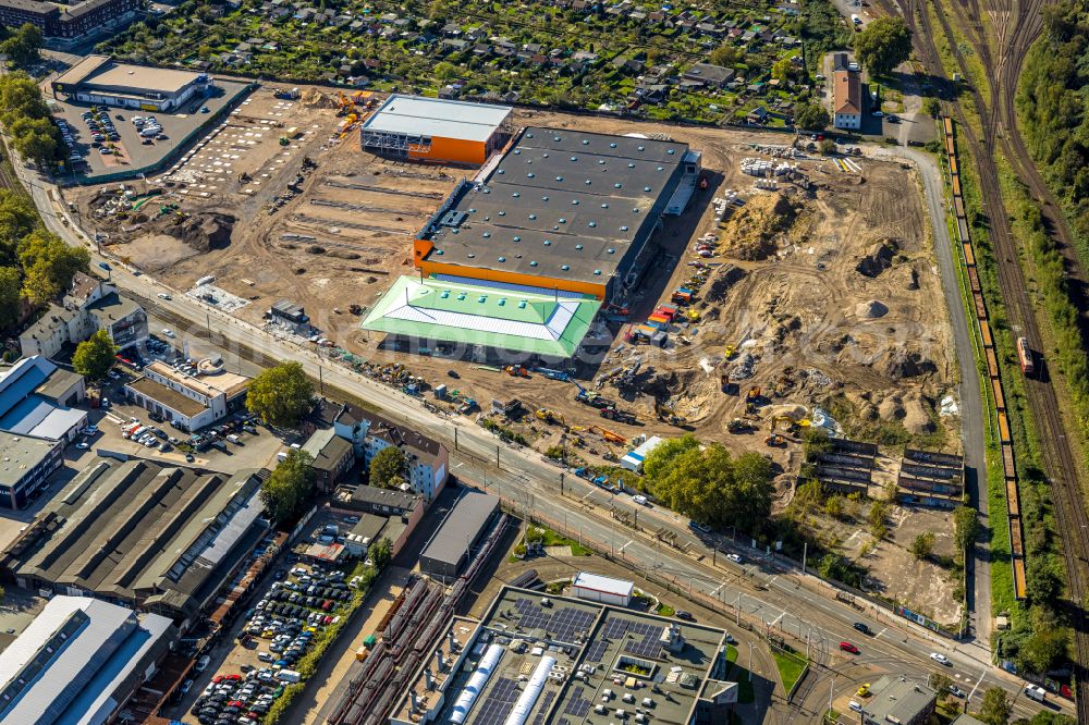 Aerial photograph Duisburg - Construction site for new construction building of the construction market HORNBACH on street Giessingstrasse in the district Wanheimerort in Duisburg at Ruhrgebiet in the state North Rhine-Westphalia, Germany