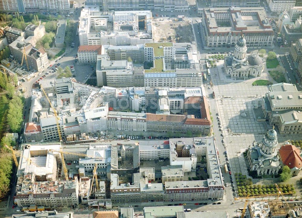 Aerial photograph Berlin - Construction site of complex of buildings with satellite dishes on the transmitter broadcasting center SAT 1 on Jaegerstrasse in the district Mitte in Berlin, Germany