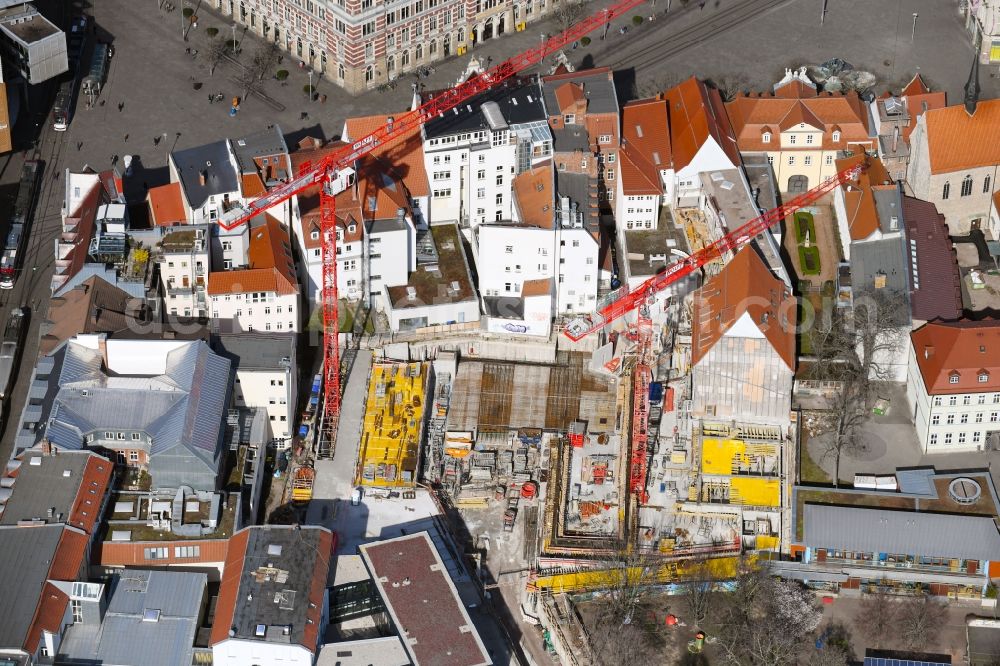 Erfurt from the bird's eye view: New construction of the building complex of the shopping center Anger-Passage on Reglermauer in the district Altstadt in Erfurt in the state Thuringia, Germany