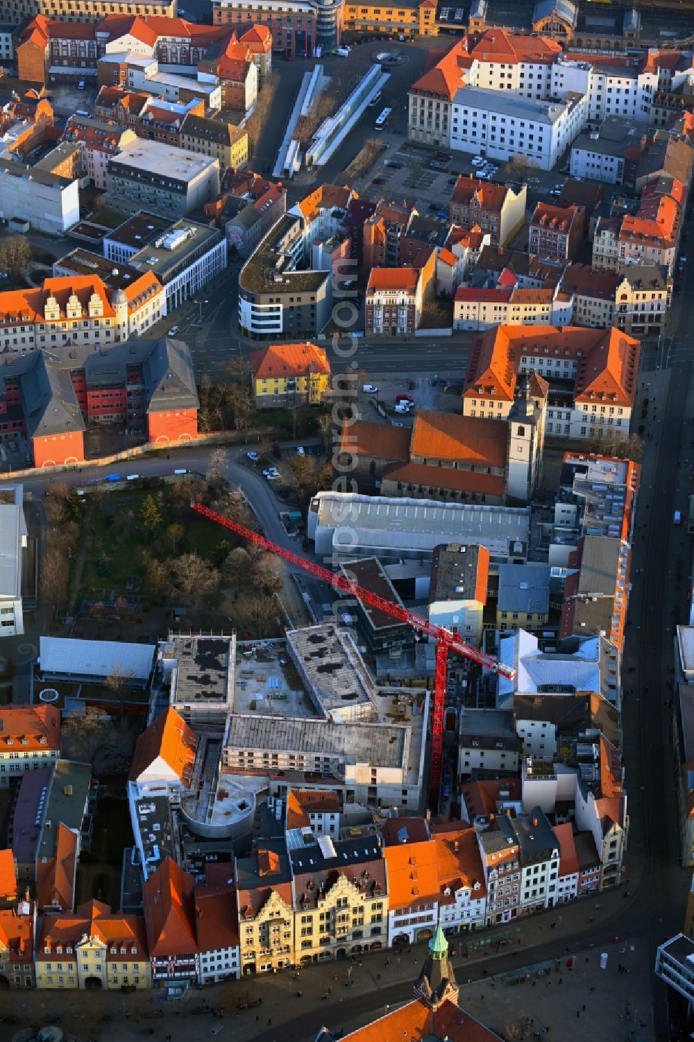 Erfurt from the bird's eye view: New construction of the building complex of the shopping center Anger-Passage on Reglermauer in the district Altstadt in Erfurt in the state Thuringia, Germany