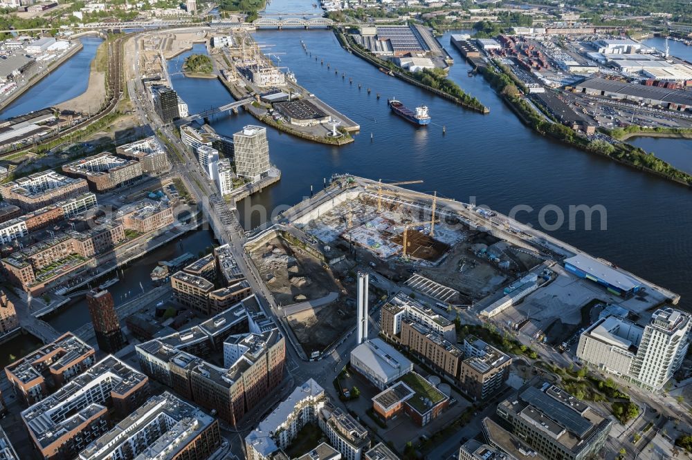 Aerial photograph Hamburg - New construction of the building complex of the shopping center Bau for the Erweiterung of Ueberseequartiers on Chicagokai - Osakaallee in the district Hafencity in Hamburg, Germany