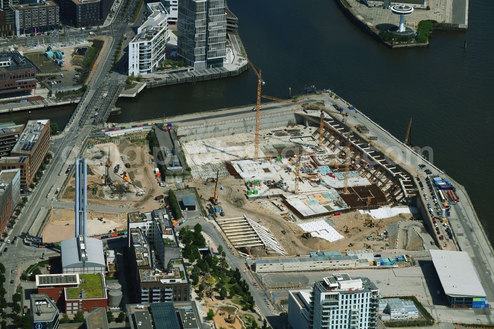 Hamburg from above - New construction of the building complex of the shopping center Bau for the Erweiterung of Ueberseequartiers on Chicagokai - Osakaallee in the district Hafencity in Hamburg, Germany