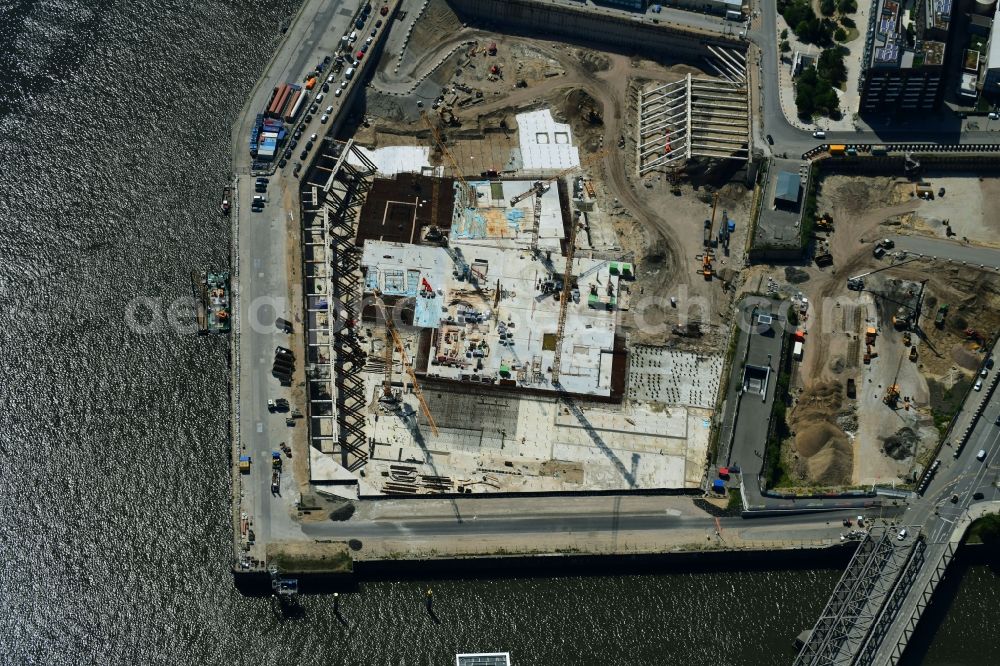 Aerial image Hamburg - New construction of the building complex of the shopping center Bau for the Erweiterung of Ueberseequartiers on Chicagokai - Osakaallee in the district Hafencity in Hamburg, Germany