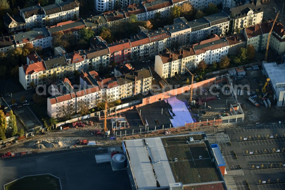 Aerial photograph Berlin - Construction site for the new building complex of the shopping center at Brueckenstrasse in the district of Schoeneweide in Berlin