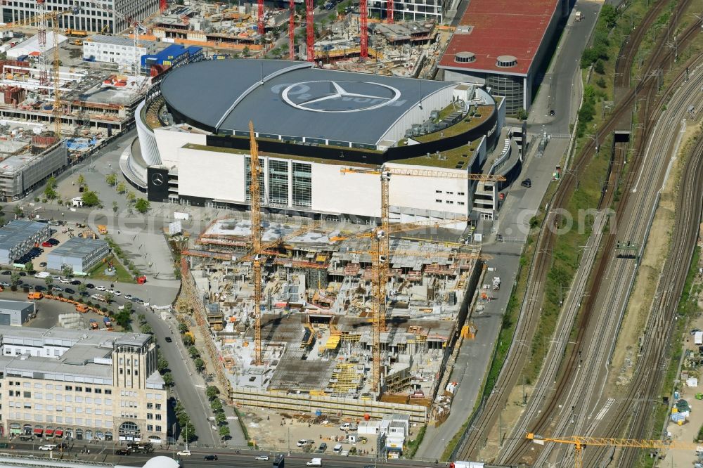 Berlin from above - New construction of the building complex of the shopping center East Side Mall of Freo Group on Tamara-Danz-Strasse on Anschutz - Areal in the district Bezirk Friedrichshain-Kreuzberg in Berlin, Germany