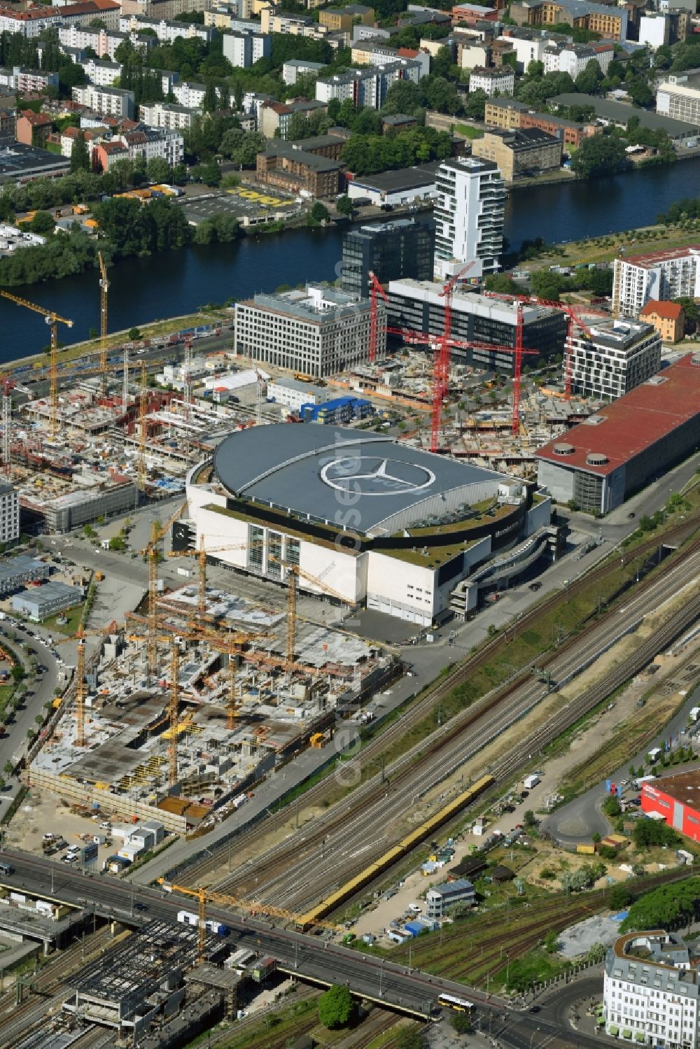 Berlin from above - New construction of the building complex of the shopping center East Side Mall of Freo Group on Tamara-Danz-Strasse on Anschutz - Areal in the district Bezirk Friedrichshain-Kreuzberg in Berlin, Germany