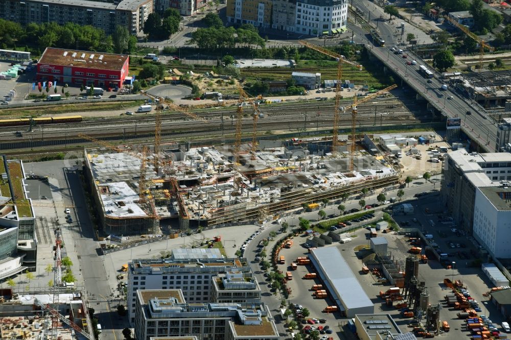 Berlin from above - New construction of the building complex of the shopping center East Side Mall of Freo Group on Tamara-Danz-Strasse on Anschutz - Areal in the district Bezirk Friedrichshain-Kreuzberg in Berlin, Germany