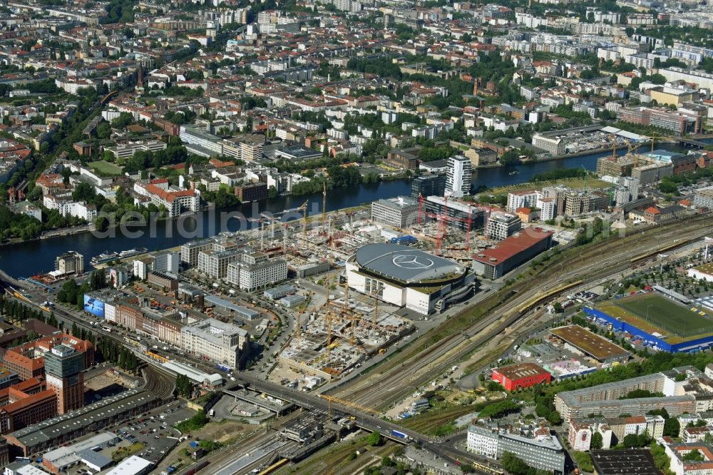 Berlin from the bird's eye view: New construction of the building complex of the shopping center East Side Mall of Freo Group on Tamara-Danz-Strasse on Anschutz - Areal in the district Bezirk Friedrichshain-Kreuzberg in Berlin, Germany