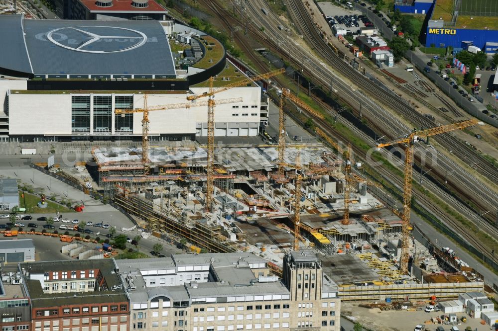 Berlin from above - New construction of the building complex of the shopping center East Side Mall of Freo Group on Tamara-Danz-Strasse on Anschutz - Areal in the district Bezirk Friedrichshain-Kreuzberg in Berlin, Germany