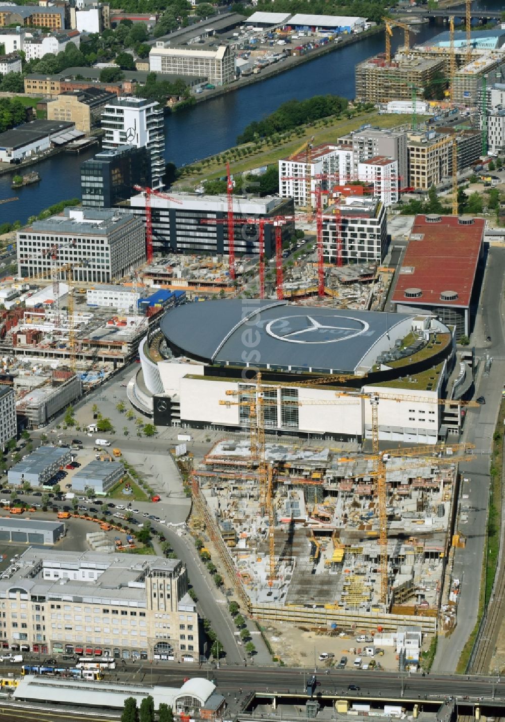 Berlin from above - New construction of the building complex of the shopping center East Side Mall of Freo Group on Tamara-Danz-Strasse on Anschutz - Areal in the district Bezirk Friedrichshain-Kreuzberg in Berlin, Germany