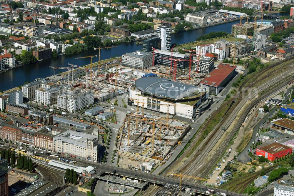 Aerial image Berlin - New construction of the building complex of the shopping center East Side Mall of Freo Group on Tamara-Danz-Strasse on Anschutz - Areal in the district Bezirk Friedrichshain-Kreuzberg in Berlin, Germany