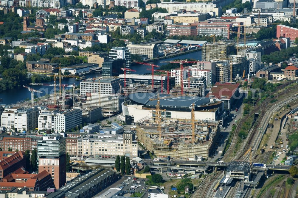 Aerial photograph Berlin - New construction of the building complex of the shopping center East Side Mall of Freo Group on Tamara-Danz-Strasse on Anschutz - Areal in the district Bezirk Friedrichshain-Kreuzberg in Berlin, Germany