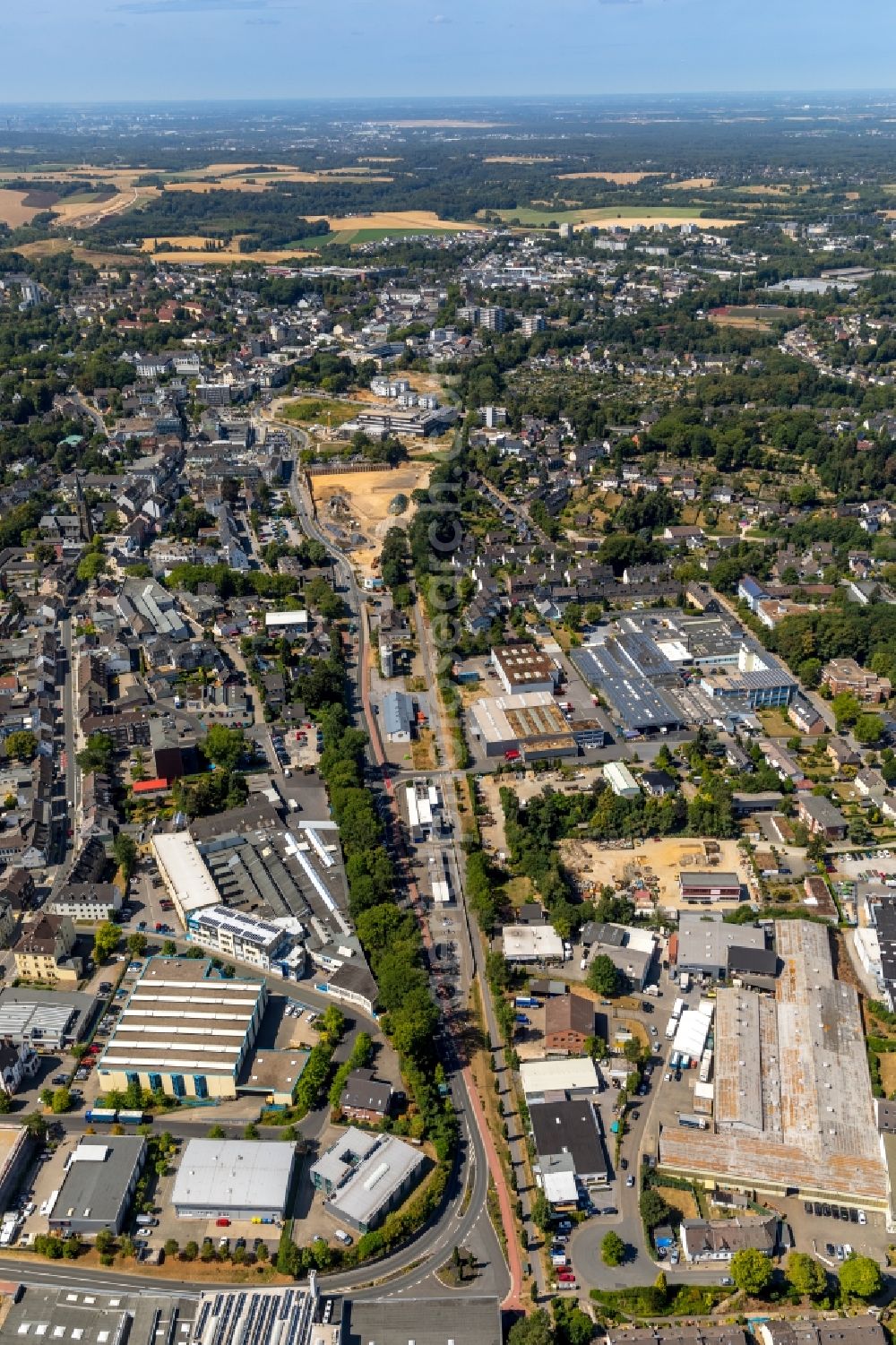 Aerial image Heiligenhaus - New construction of the building complex of the shopping center Forum Hitzbleck of HBB Hanseatische Betreuungs- and Beteiligungsgesellschaft mbH on Westfalenstrasse in Heiligenhaus in the state North Rhine-Westphalia, Germany