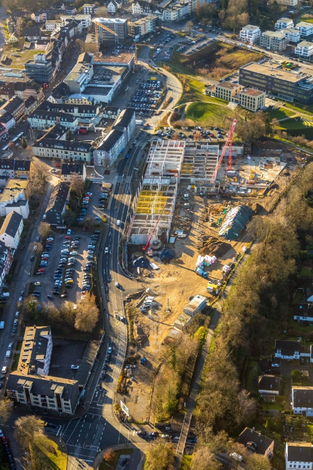 Heiligenhaus from above - New construction of the building complex of the shopping center Forum Hitzbleck of HBB Hanseatische Betreuungs- and Beteiligungsgesellschaft mbH on Westfalenstrasse in Heiligenhaus in the state North Rhine-Westphalia, Germany