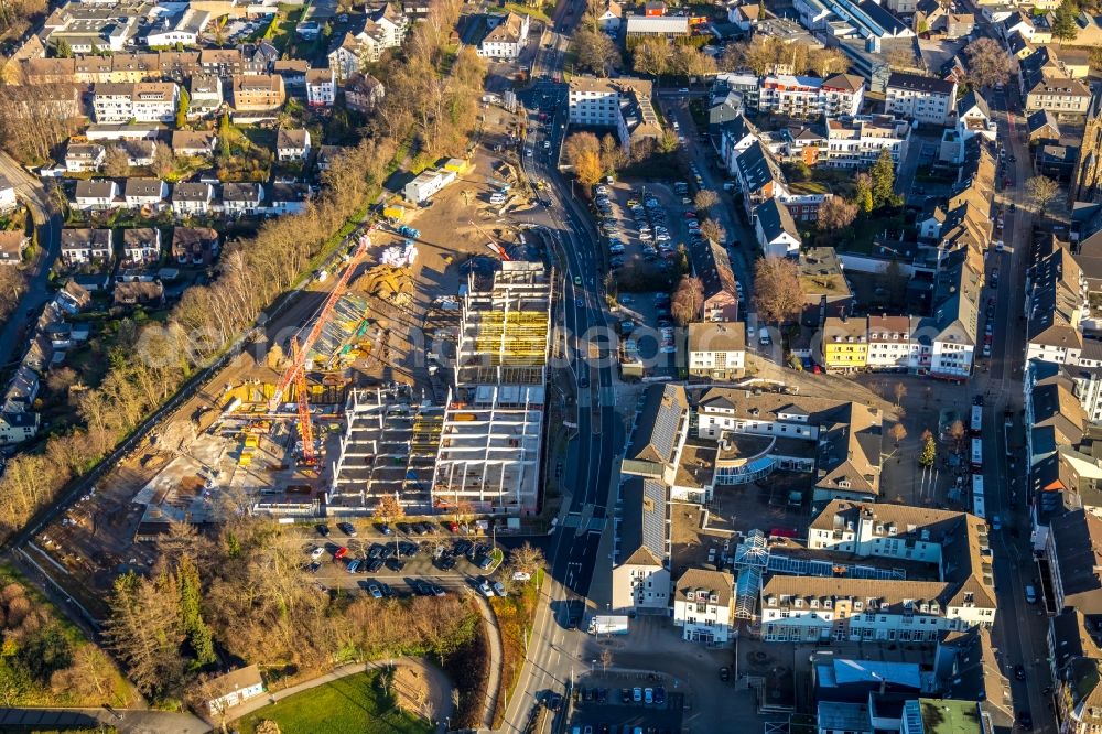 Aerial photograph Heiligenhaus - New construction of the building complex of the shopping center Forum Hitzbleck of HBB Hanseatische Betreuungs- and Beteiligungsgesellschaft mbH on Westfalenstrasse in Heiligenhaus in the state North Rhine-Westphalia, Germany