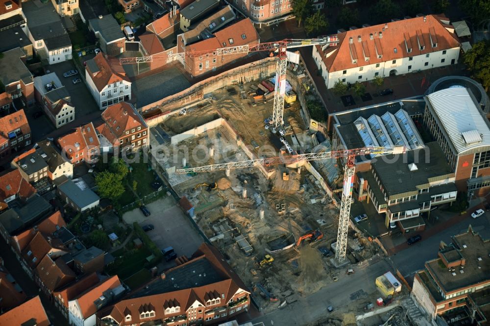 Aerial image Stade - New construction of the building complex of the shopping center GESCHAeFTSHAUS NEUER PFERDEMARKT in Stade in the state Lower Saxony. On the demolition surface of a former Hertie department store, the building contractor Baresel GmbH developed an attractive new building for the MATRIX Immobilien GmbH, based on designs by the architecture firm of Buttge