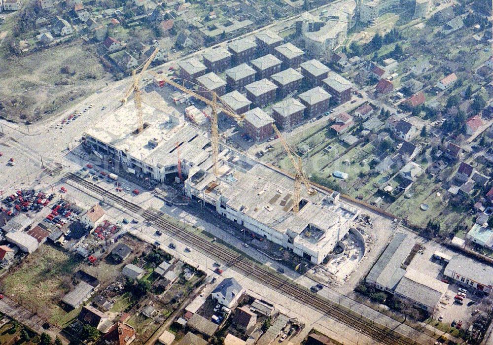 Aerial photograph Berlin - New construction of the building complex of the shopping center Hansacenter on Hansastrasse in the district Hohenschoenhausen in Berlin, Germany