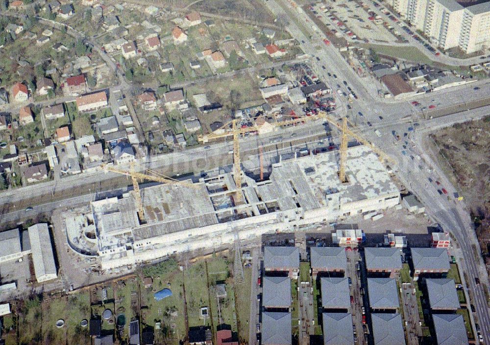 Berlin from above - New construction of the building complex of the shopping center Hansacenter on Hansastrasse in the district Hohenschoenhausen in Berlin, Germany