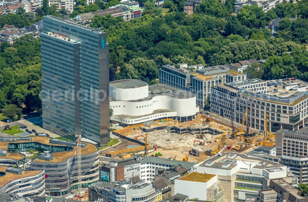 Düsseldorf from above - New construction of the building complex of the shopping center Ingenhoven-Tal - Koebogen 2 on Gustaf-Gruendgens-Place in Duesseldorf in the state North Rhine-Westphalia, Germany