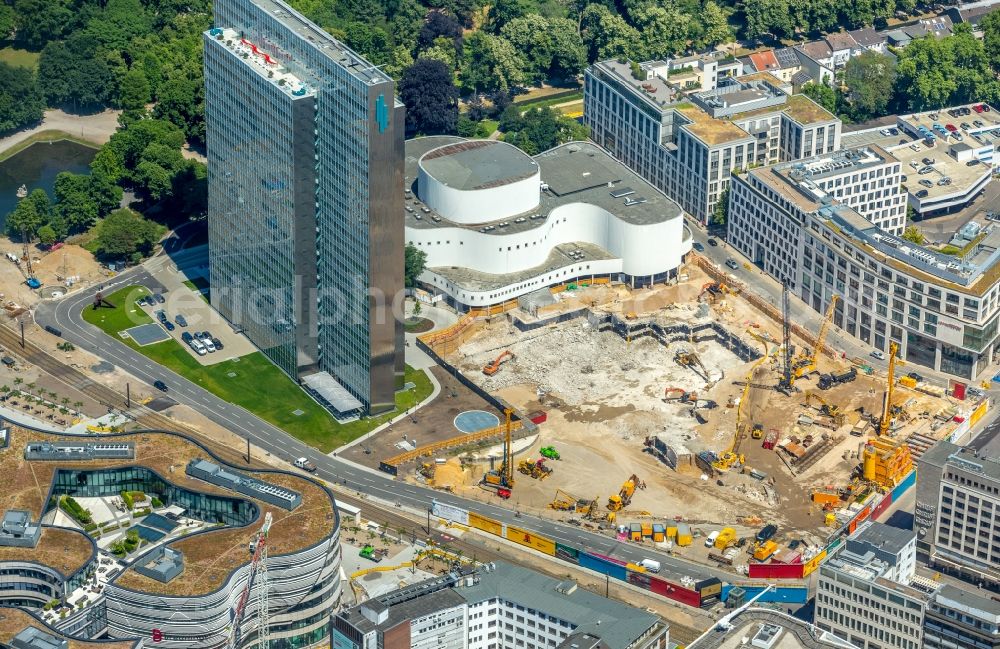 Aerial image Düsseldorf - New construction of the building complex of the shopping center Ingenhoven-Tal - Koebogen 2 on Gustaf-Gruendgens-Place in Duesseldorf in the state North Rhine-Westphalia, Germany