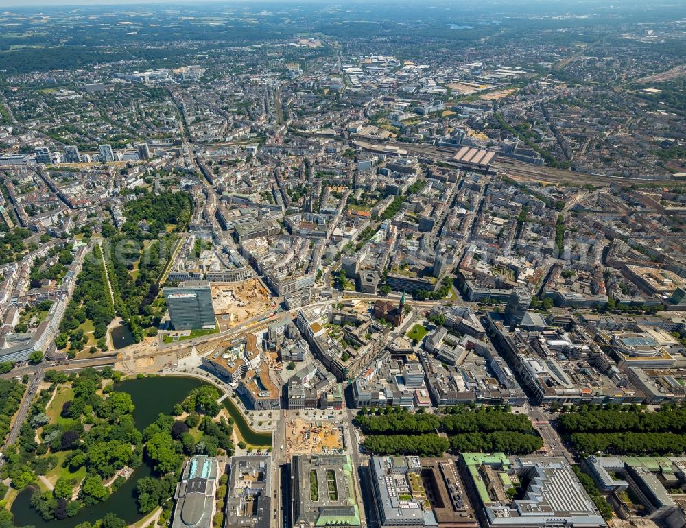 Aerial photograph Düsseldorf - New construction of the building complex of the shopping center Ingenhoven-Tal - Koebogen 2 on Gustaf-Gruendgens-Place in Duesseldorf in the state North Rhine-Westphalia, Germany