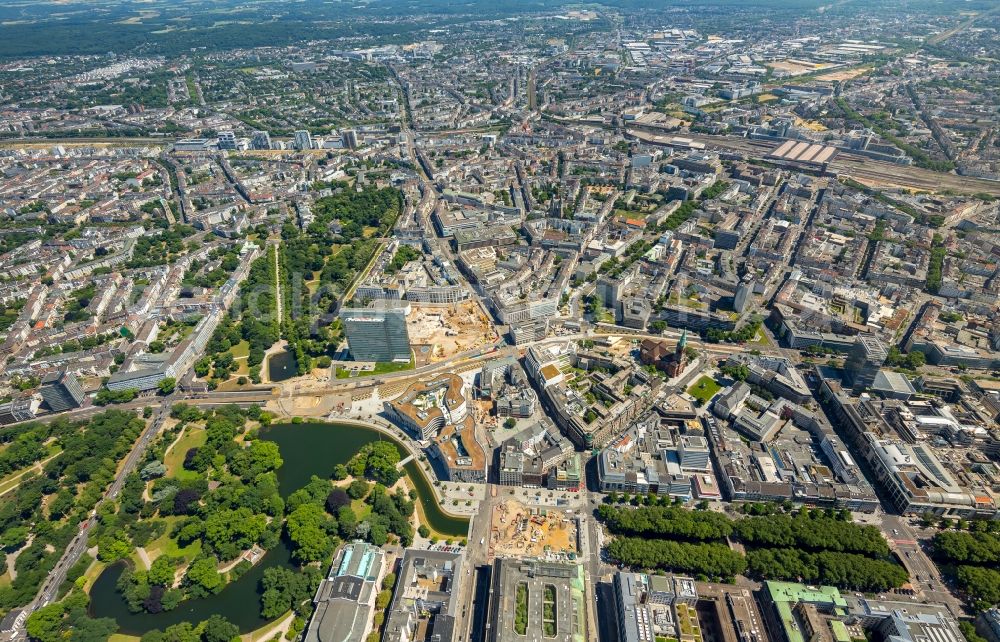 Düsseldorf from above - New construction of the building complex of the shopping center Ingenhoven-Tal - Koebogen 2 on Gustaf-Gruendgens-Place in Duesseldorf in the state North Rhine-Westphalia, Germany