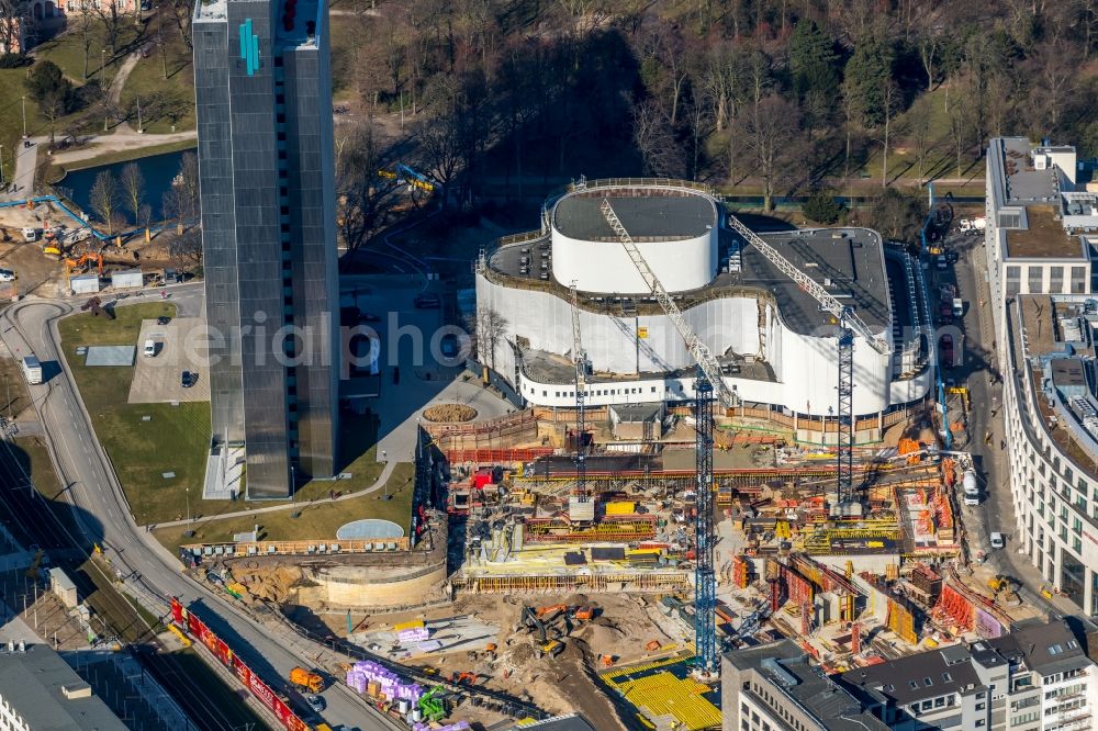 Aerial image Düsseldorf - New construction of the building complex of the shopping center Ingenhoven-Tal - Koebogen 2 on Gustaf-Gruendgens-Place in Duesseldorf in the state North Rhine-Westphalia, Germany