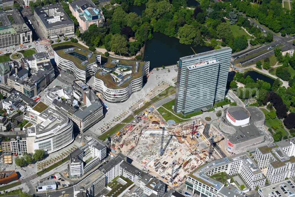 Düsseldorf from above - New construction of the building complex of the shopping center Ingenhoven-Tal - Koebogen 2 on Gustaf-Gruendgens-Place in Duesseldorf in the state North Rhine-Westphalia, Germany