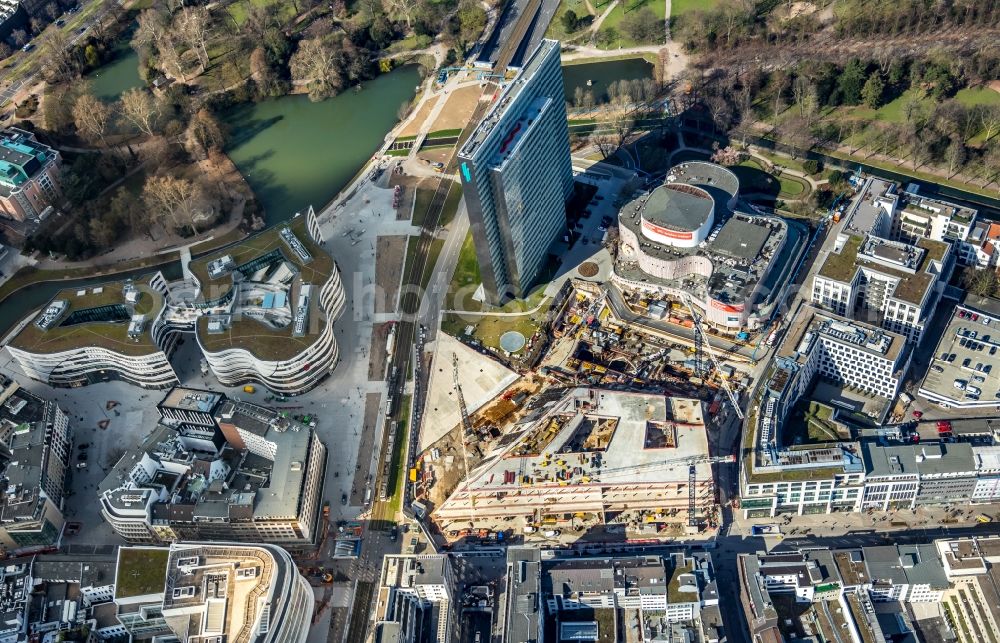 Aerial image Düsseldorf - New construction of the building complex of the shopping center Ingenhoven-Tal - Koebogen 2 on Gustaf-Gruendgens-Place in Duesseldorf in the state North Rhine-Westphalia, Germany