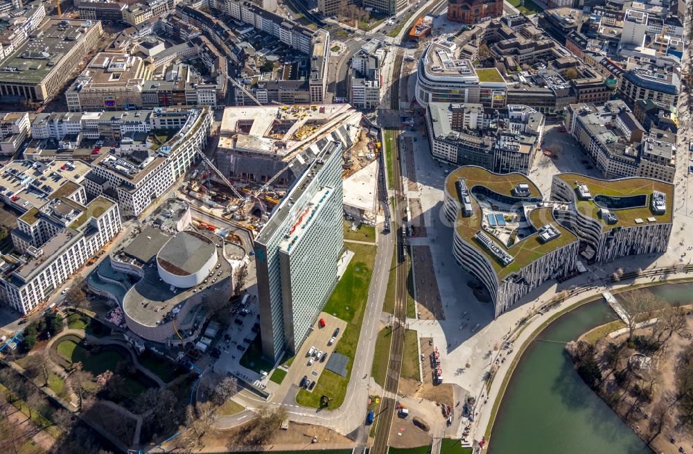 Aerial image Düsseldorf - New construction of the building complex of the shopping center Ingenhoven-Tal - Koebogen 2 on Gustaf-Gruendgens-Place in Duesseldorf in the state North Rhine-Westphalia, Germany