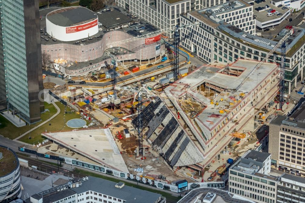 Düsseldorf from above - New construction of the building complex of the shopping center Ingenhoven-Tal - Koebogen 2 on Gustaf-Gruendgens-Place in Duesseldorf in the state North Rhine-Westphalia, Germany