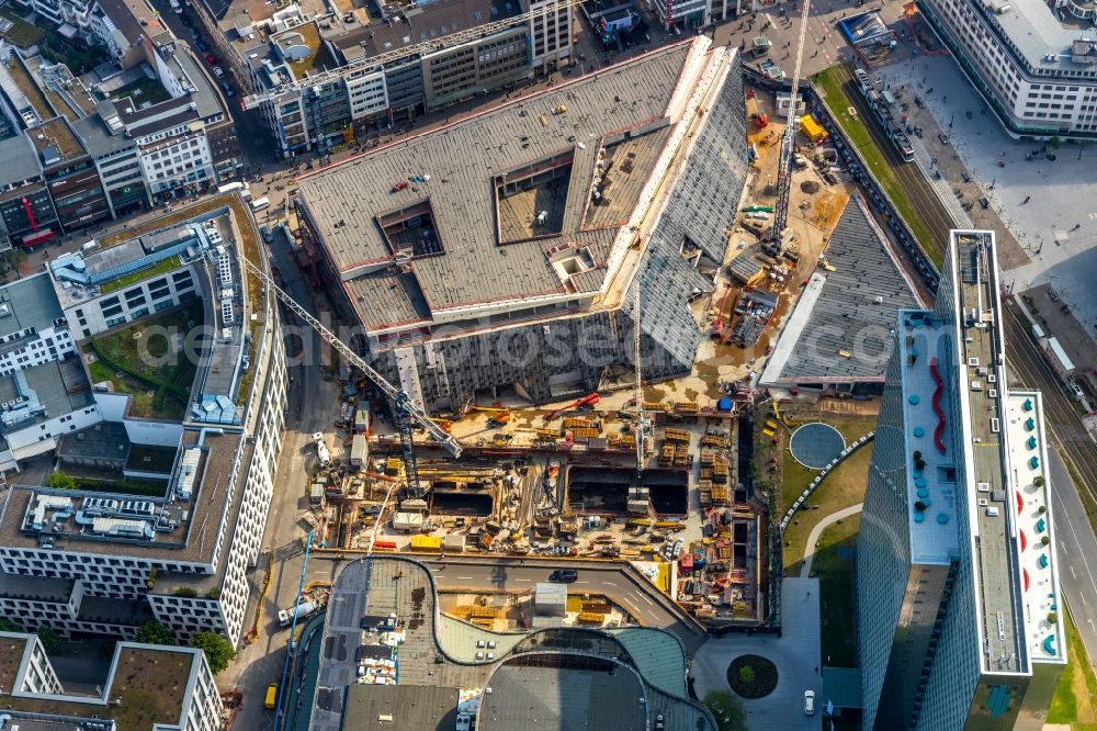 Düsseldorf from above - New construction of the building complex of the shopping center Ingenhoven-Tal - Koebogen 2 on Gustaf-Gruendgens-Place in Duesseldorf in the state North Rhine-Westphalia, Germany