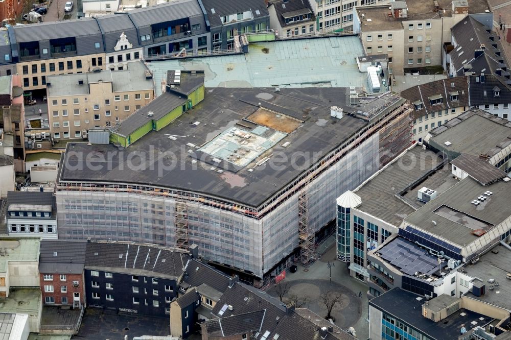 Aerial photograph Bottrop - New construction of the building complex of the shopping center Kaufhaus Moses ond of Honsastrasse - Am Pferdemarkt in Bottrop in the state North Rhine-Westphalia, Germany