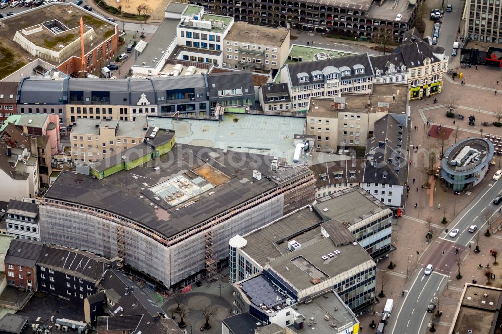 Bottrop from the bird's eye view: New construction of the building complex of the shopping center Kaufhaus Moses ond of Honsastrasse - Am Pferdemarkt in Bottrop in the state North Rhine-Westphalia, Germany