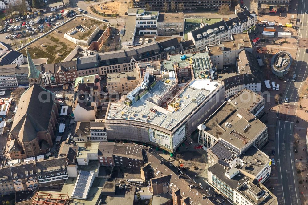 Aerial image Bottrop - New construction of the building complex of the shopping center Kaufhaus Moses ond of Honsastrasse - Am Pferdemarkt in Bottrop in the state North Rhine-Westphalia, Germany