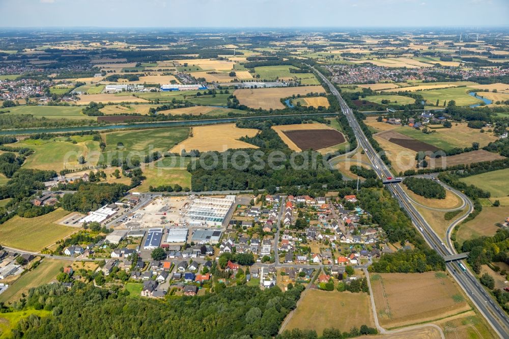 Bergkamen from above - New construction of the building complex of the shopping center KAUFLAND between Ostenhellweg and Am Roemerlager in the district Ruenthe in Bergkamen in the state North Rhine-Westphalia, Germany