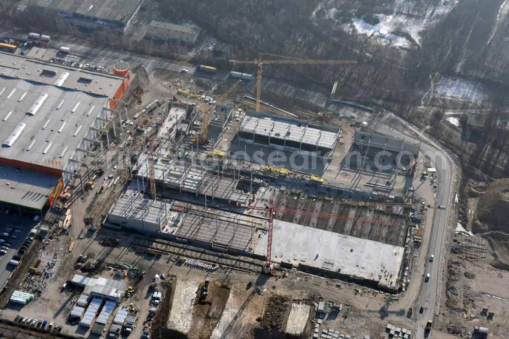 Aerial photograph Berlin - New construction of the building complex of the shopping center of Hoeffner Moebelgesellschaft GmbH & Co.KG and the Krieger-Gruppe on Landsberger Allee in Berlin